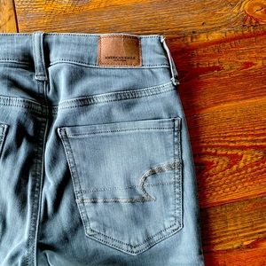 American Eagle Green Hi-Rise Jegging